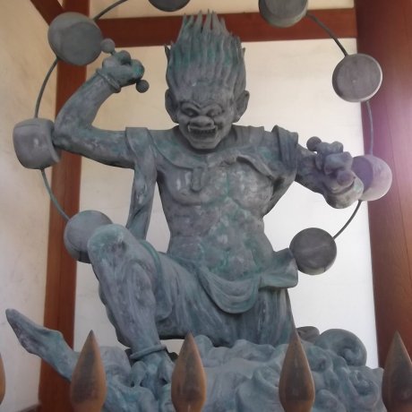 Templo Zenkyuin en Matsumoto Templo Zenkyuin en Matsumoto